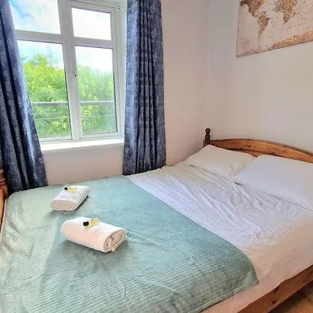 3 Bedroom Centre Appartement *