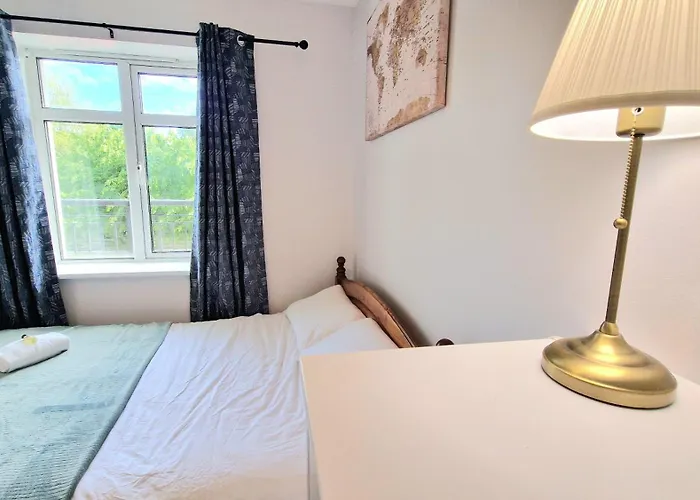 3 Bedroom Centre アパート