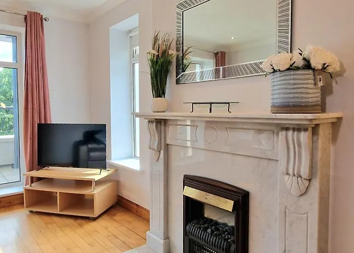 アパート 3 Bedroom Centre *